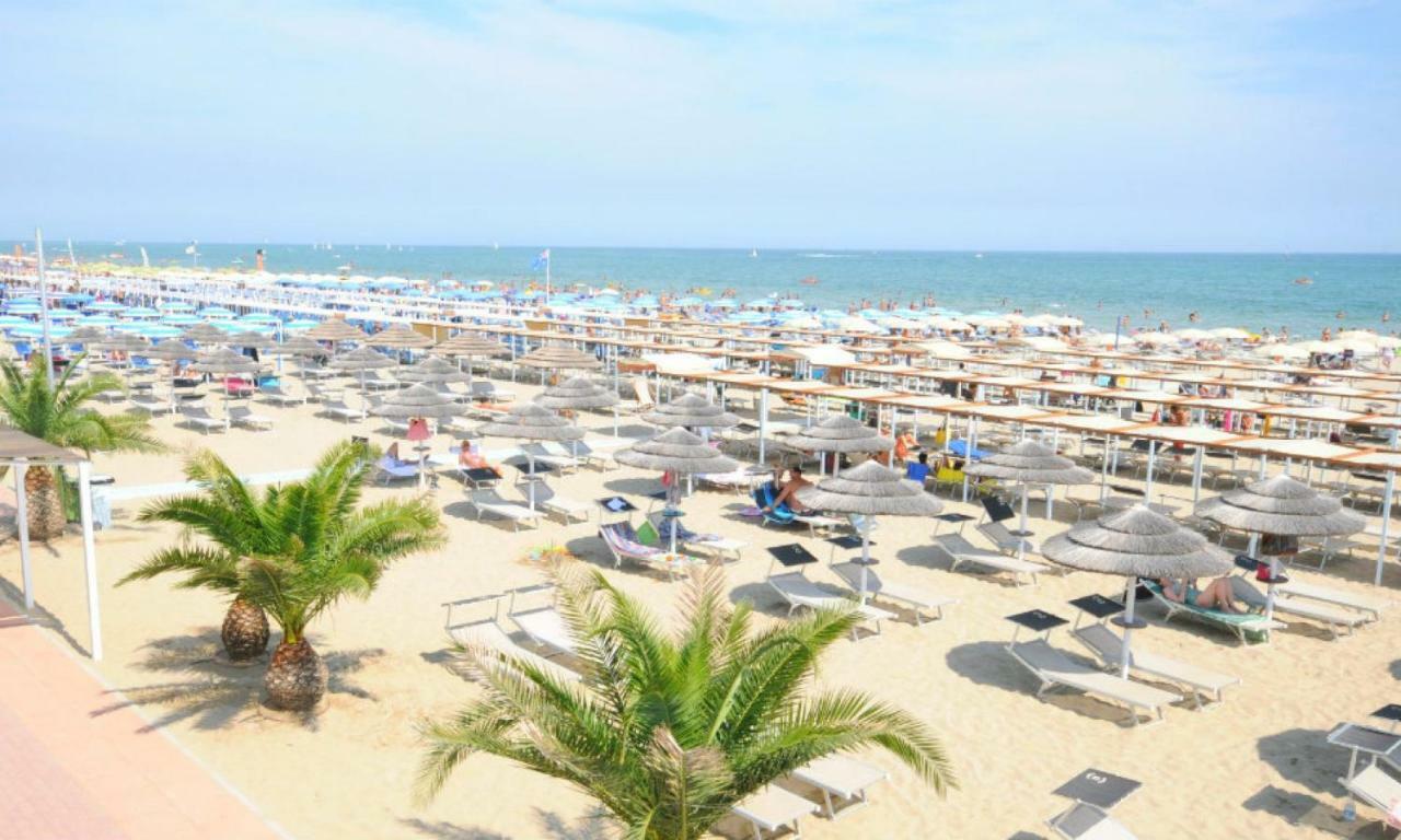 Mehari Rimini - Family Hotel ภายนอก รูปภาพ